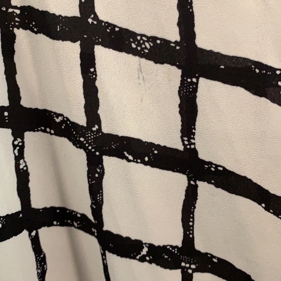 Black and white cardigan - Picture 5 of 5